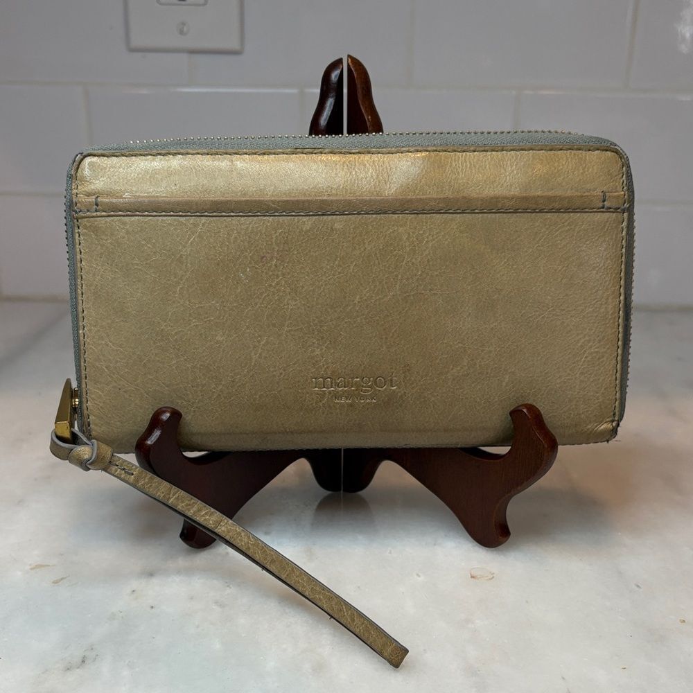 MARGOT New York Gabby Zip Around Wallet Wristlet Leather Neutral Beige Gold